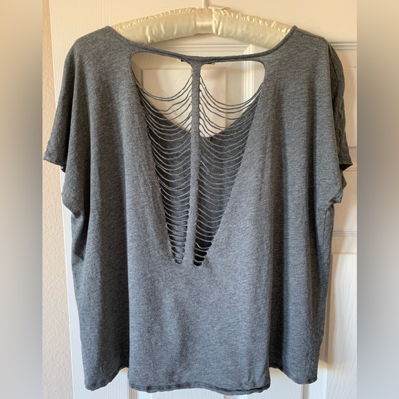 Express One Eleven gray scoop neck top with cutout back - Picture 2 of 4
